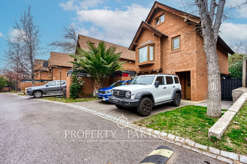 Casa En Condominio Con Excelente Ubicacion, A Paso...