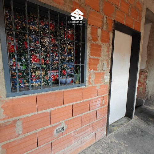 Casa En Venta - Para Inversion Y Remodelar - Anexos Incluidos - Urb. La Morita 2 - Santa Ines
