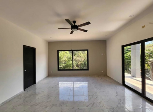 Imagen 7 de 15 de Moderna Casa En Venta! A Estrenar