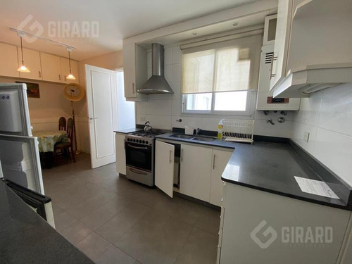 Venta De Departamento En Playa Grande