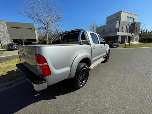 Imagen 3 de 6 de Toyota Hilux 3.0 Cd Srv 171cv 4x2 - B3 2015