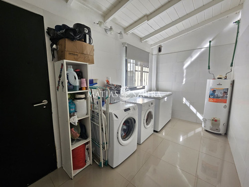 Excelente Vivienda Reciclada. Oportunidad Inversores.