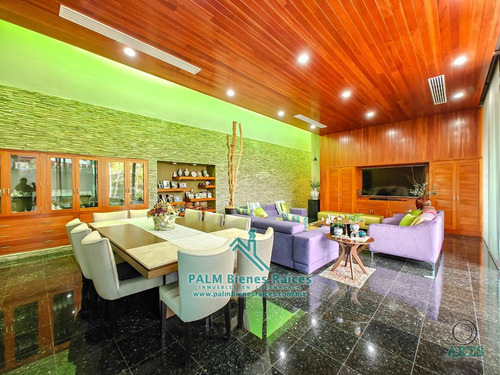 Sumiya Casa Sola En Equina Con Alberca 3 Recámaras, 4 Baños, 2 Autos