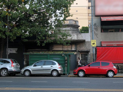 Flores, Sobre Rivadavia Con Salida A 2 Calles