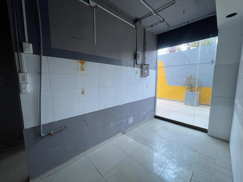 Arriendo Local Comercial 125,71 M2, Metro. Vicuña Mackenna,