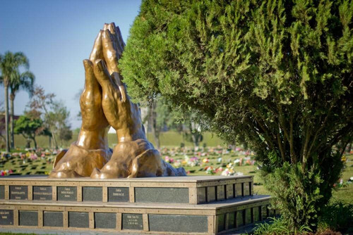 Imagem 9 de 14 de Jazilo No Cemitério Jardim Da Saudade ...