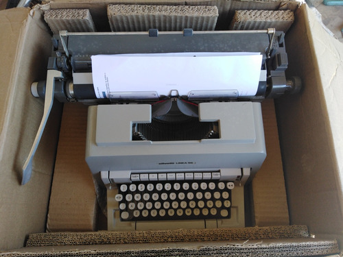 Maquina De Escribir Olivetti Profesional  Estado Semi Nueva