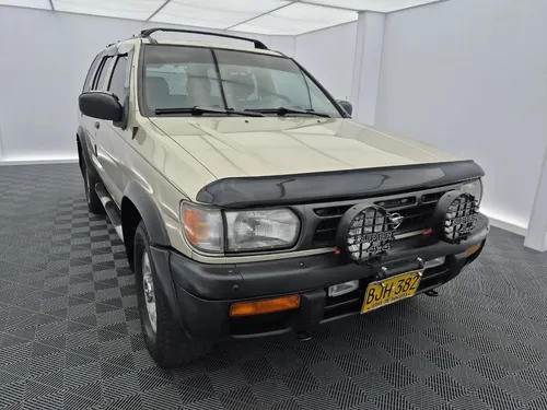 Nissan Pathfinder 3.3 R50 Std