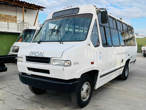 Imagen 2 de 15 de Microbus Ford Prisma Iv