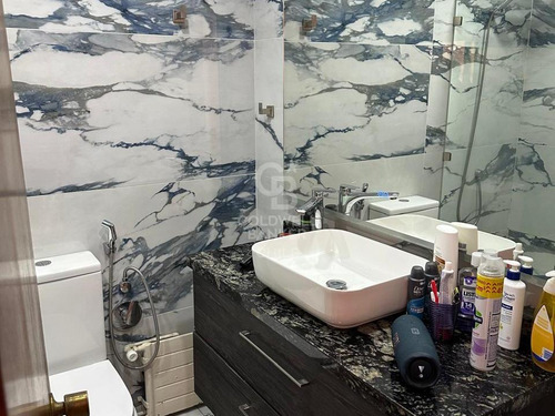 Amplio, Moderno, Estilo Y Comodidad