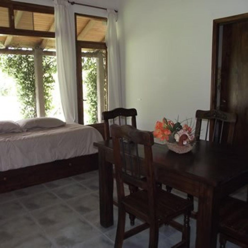 Casa En Venta - 6 Dormitorios 4 Baños - Mendoza