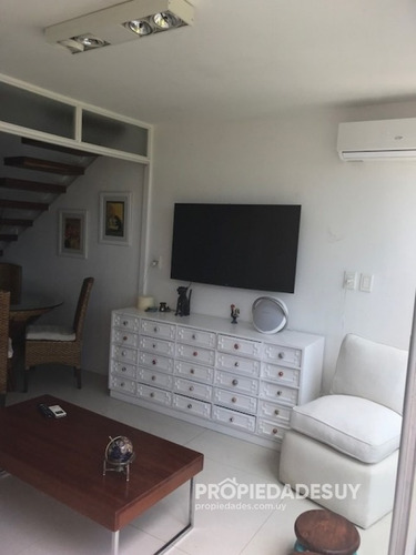 Luminoso Duplex En Venta En Complejo Arcobaleno- Ref: 742