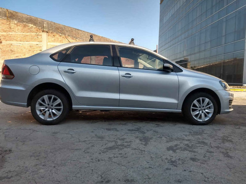 Imagen 4 de 15 de Volkswagen Vento 2020 4p Comfortline L4/1.6 Man