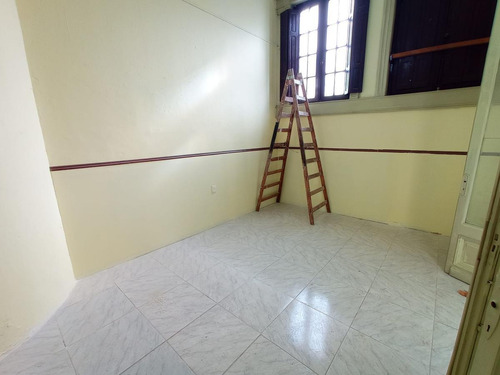 Imagen 3 de 9 de Oficinas -apto Al Frente De 4 Ambientes, 2 Baños Y Cocina