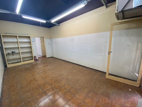 Venta Local Comercial. Tucuman Al 2800. Balvanera