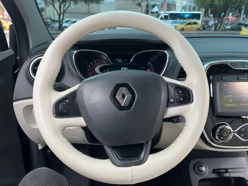 Renault Captur INTENS 2.0 AT