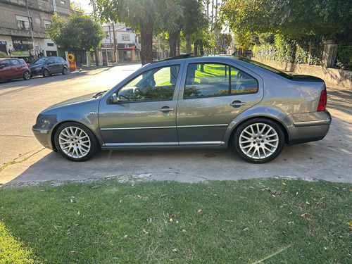 Volkswagen Bora 1.8 Highline T 180cv Cuero