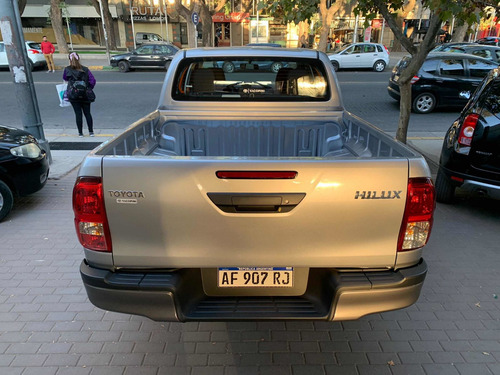 Imagen 12 de 13 de Toyota Hilux 2023 2.4 Cd Dx 150cv 4x2