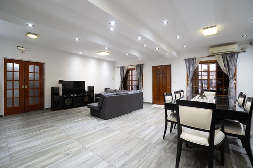 Venta De Casa 6 Ambientes En V. Tesei Apto Credito