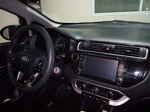 Imagen 7 de 11 de Kia Rio R 2017 Hatsback