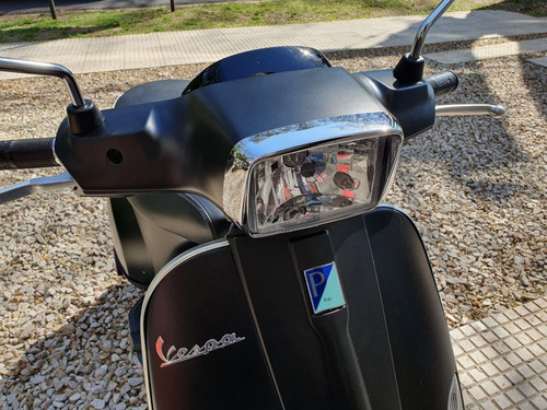 Imagen 12 de 16 de Scooter Vespa Sxl 150 Negra Mate 0km Concesionario Oficial