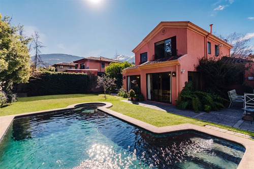 Casa En Venta De 4 Dorm. Pie Andino. Lo Barnechea