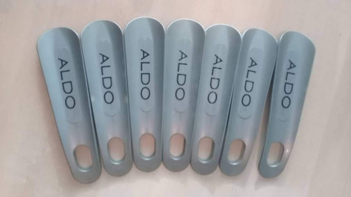 Imagen 1 de 1 de Calzador De Zapatos De Plastico Aldo