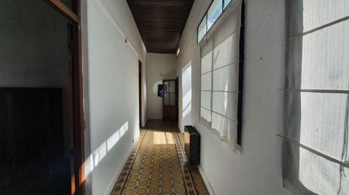 Casa Venta 2 Dormitorios 1 Baño 1 Cochera Y Patio 80 Mts 2 Cubiertos - Terreno 102 Mts 2- La Plata