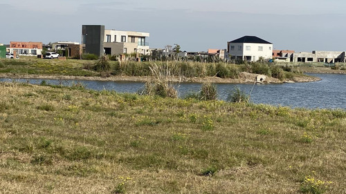 Imagen 7 de 12 de Venta Lote A La Laguna En Area 8