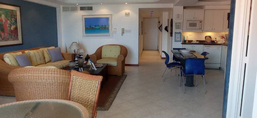 Century21 Vende Apartamento En Tucacacsedificio La Mar Suites.