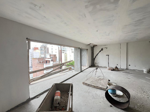 Venta Dos Ambientes, 55m2, Cochera, Lanús.