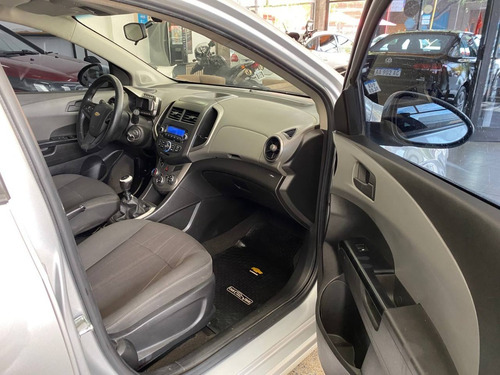 Imagen 13 de 13 de Chevrolet Sonic 1.4 Lt C/gnc. Año 2012