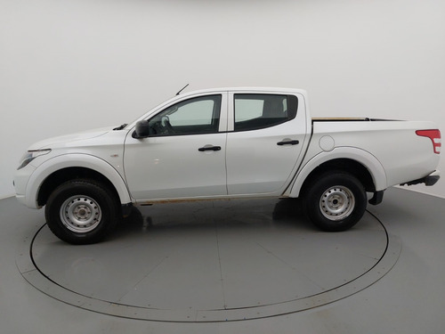 Mitsubishi L200 Triton 2.4 16V TURBO DIESEL GLS CD 4X4 AUTOMÁTICO