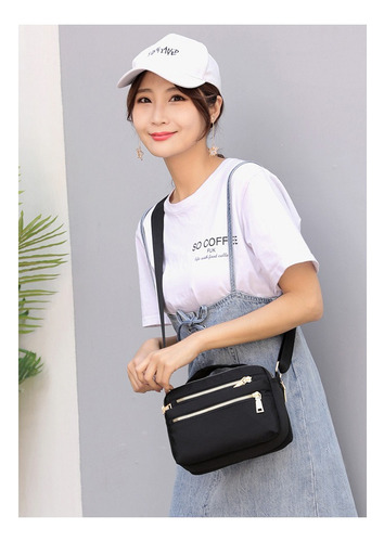 - Bolso Bandolera Con MĂșltiples Cremalleras Para Mujer