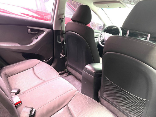 Imagen 8 de 9 de Hyundai Elantra 2013 ( Menos De 45,000 Km Recorridos )