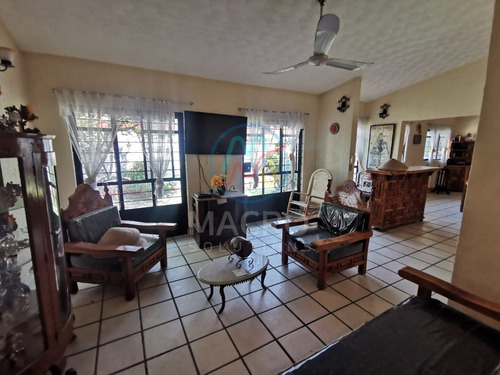 Casa En Venta En Col. Niño Artillero Con Departamento Independiente, Jardín Y Alberca Apta A A Créditos