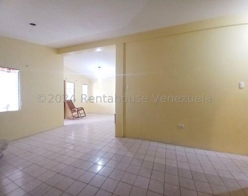 En Venta Hermosa Casa En Villa Privada Coro-la Vela.