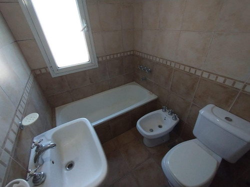 Imagen 12 de 18 de Departamento En Alquiler En La Plata Calle 10 Esq 36 Dacal Bienes Raices