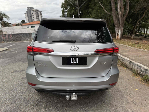 Toyota Hilux SW4 2.8 SRX 4X4 7 LUGARES 16V TURBO INTERCOOLER DIESEL 4P AUTOMÁTICO