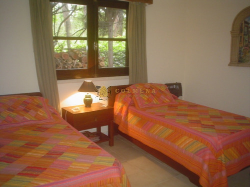 Venta Casa 3 Dormitorios , 2 Baños- Ref: 4172