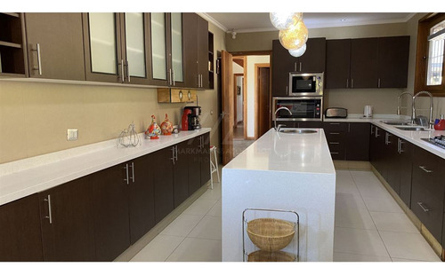 Casa Espectacular En Venta De 5 Dorm. En Pucón