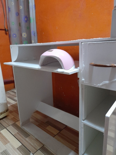 Imagen 4 de 4 de Mesa De Manicura