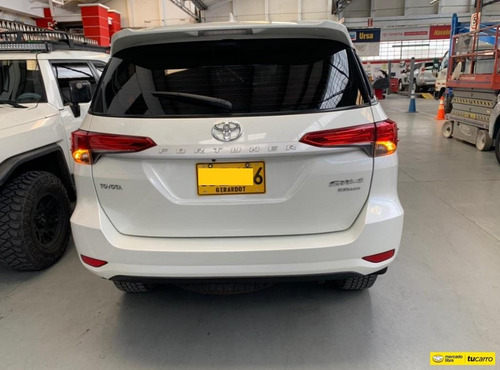 Toyota Fortuner Sw4 Street 2.4
