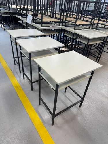 Mesa Escolar( Só Mesa Sem Cadeira) (Usado)