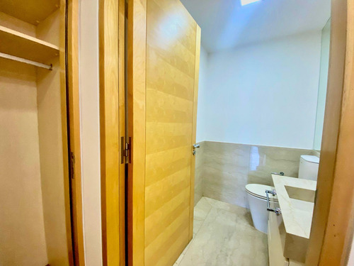 Alquiler De 3 Ambientes C/ 2 Cocheras Y Baulera - Madero Center