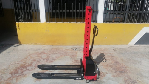 Montacargas Apilador Autoelevable 500 Kg