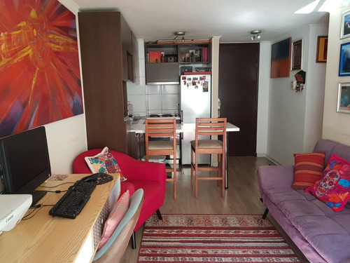 Se Vende Cómodo Departamento 2d2b Av. España 445, Santiago.