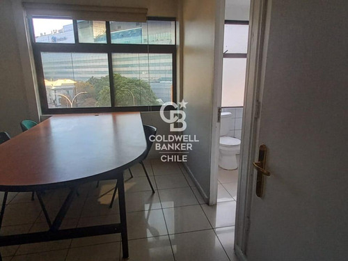 Oficina Moderna Y Funcional En Piso 6 Providencia