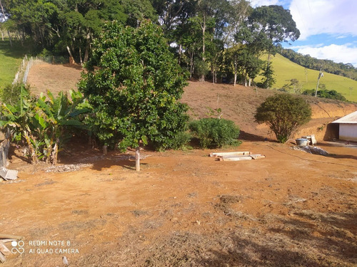 Bela Chácara Em Bom Jardim - Rj.