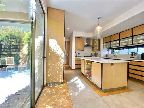 Casa En Venta De 4 Dorm. En Vitacura